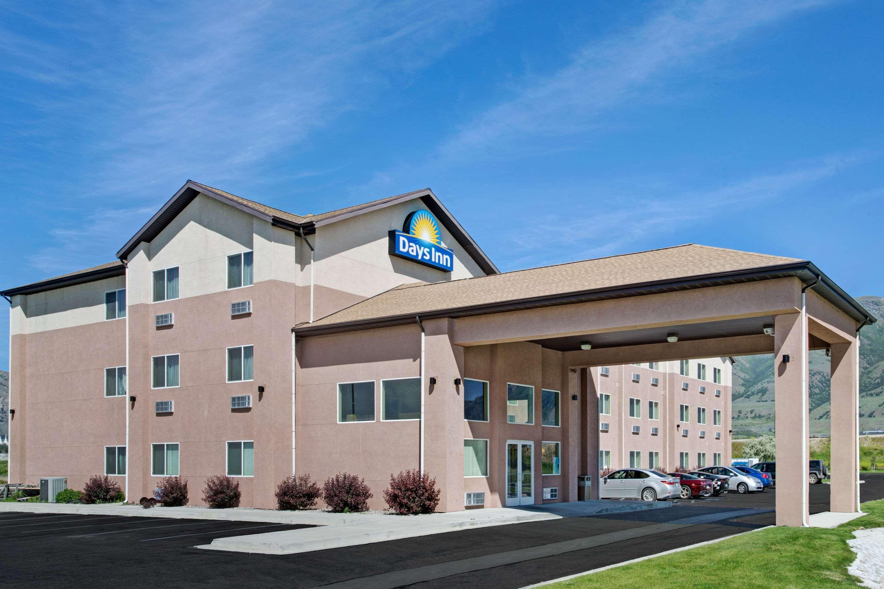 Days Inn By Wyndham Brigham City Ngoại thất bức ảnh