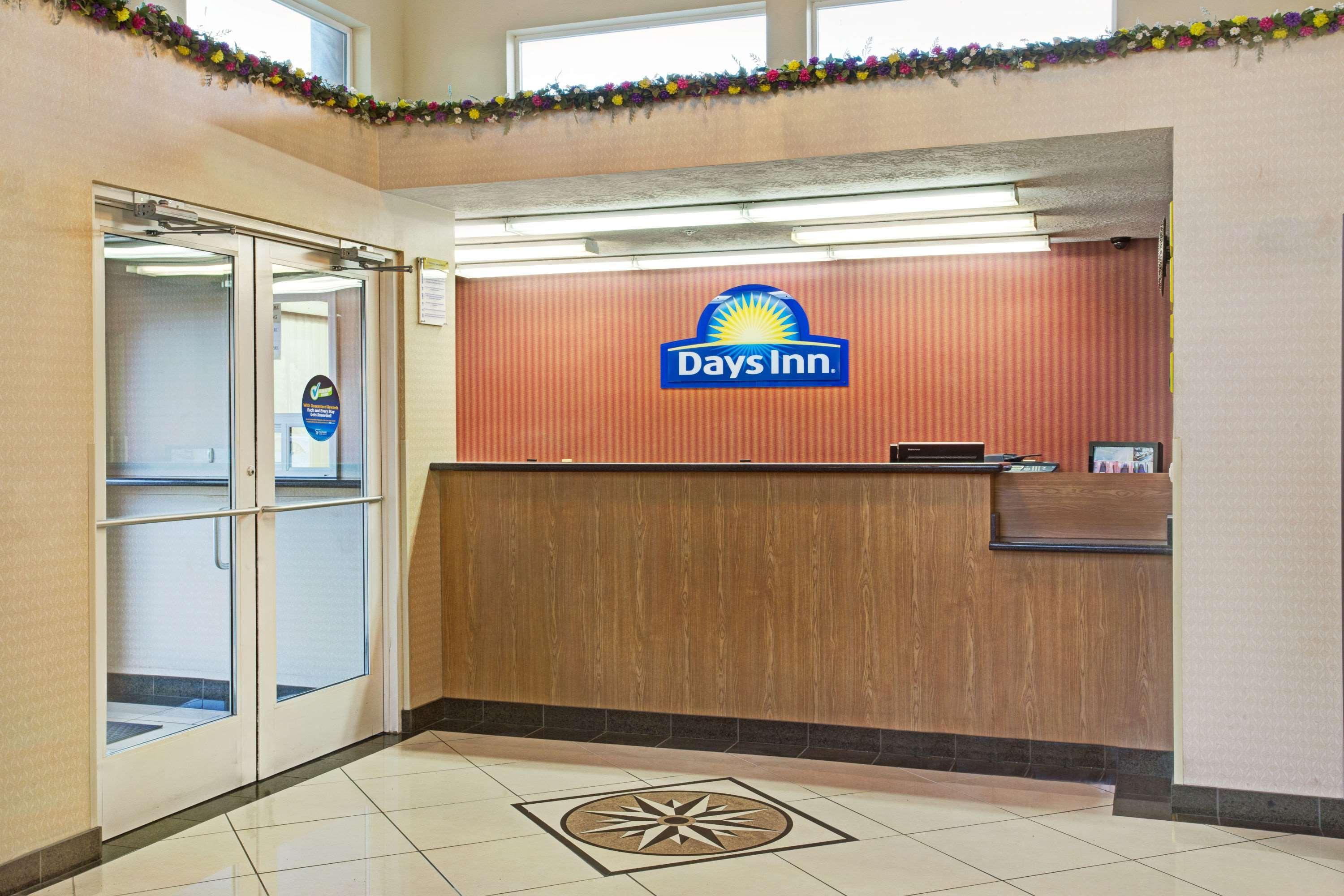 Days Inn By Wyndham Brigham City Ngoại thất bức ảnh